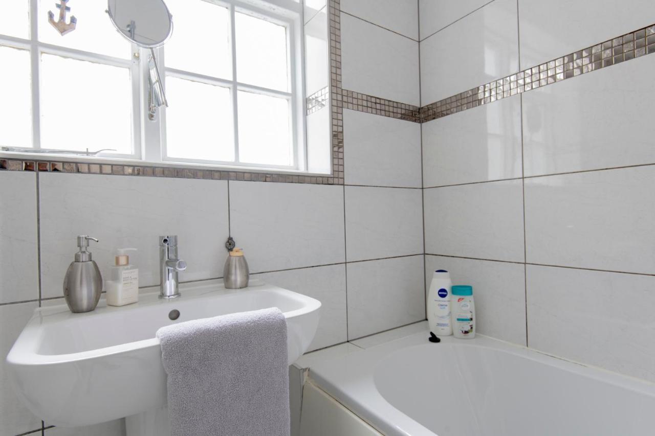 Fantastic 3 Bed Brighton House- Sleeps 6- Superfast Wifi And Garage Διαμέρισμα Εξωτερικό φωτογραφία
